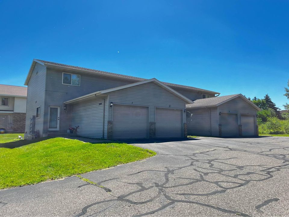 Fox Meadow Townhomes - 3209 - 1